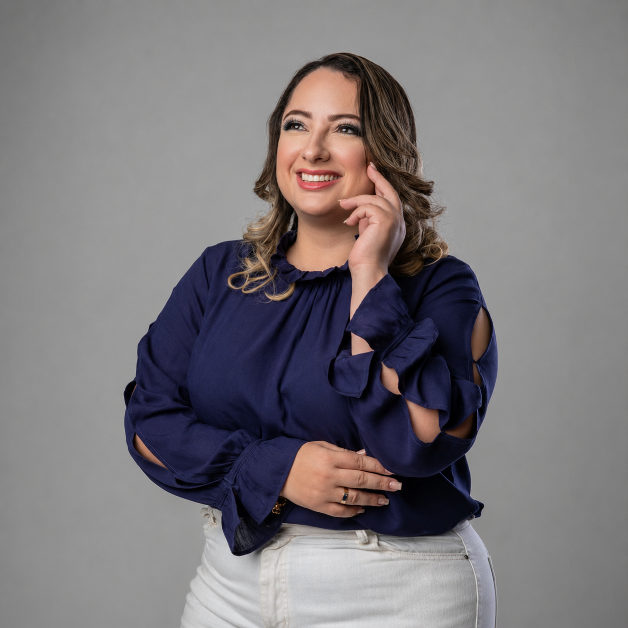 Ingridy Raiany, psicóloga, sorrindo em retrato profissional